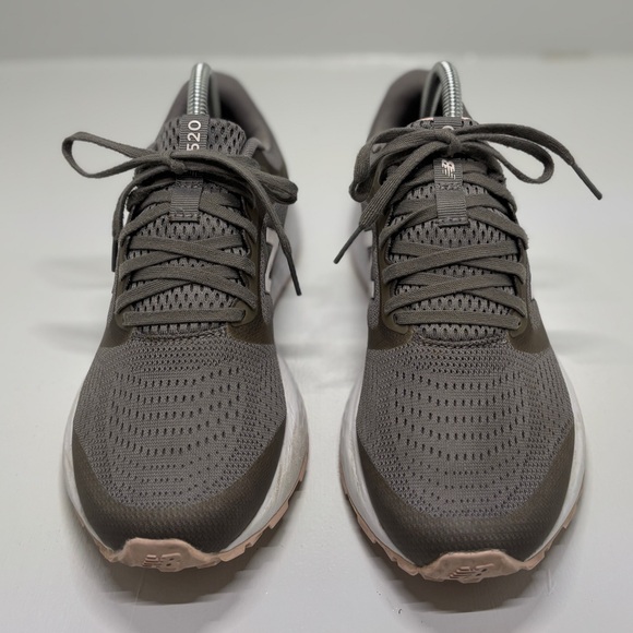 New Balance Fresh Foam 520 v8 Women’s Size 10 Gray Pink Running Shoes W520LM6 - Picture 4 of 14
